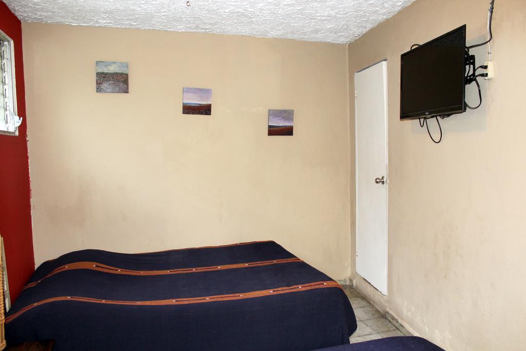Ximenas Guest House Сан-Сальвадор Экстерьер фото