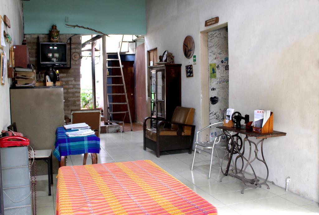 Ximenas Guest House Сан-Сальвадор Экстерьер фото