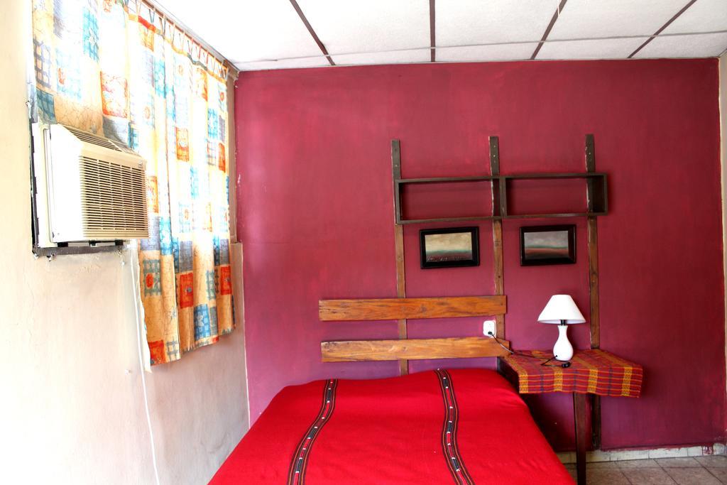 Ximenas Guest House Сан-Сальвадор Экстерьер фото